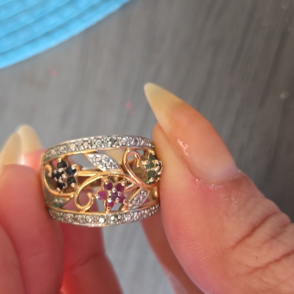Elegant Gold and Silver Floral Ring. Size 8 - Picture 7 of 7